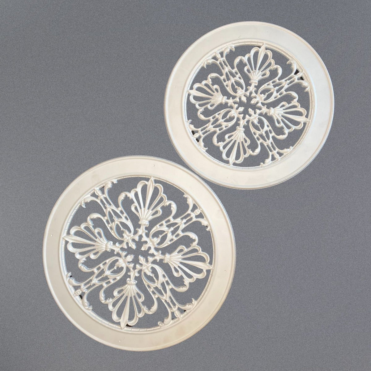 small and large round grilles by Beaux-Arts Classic Products 