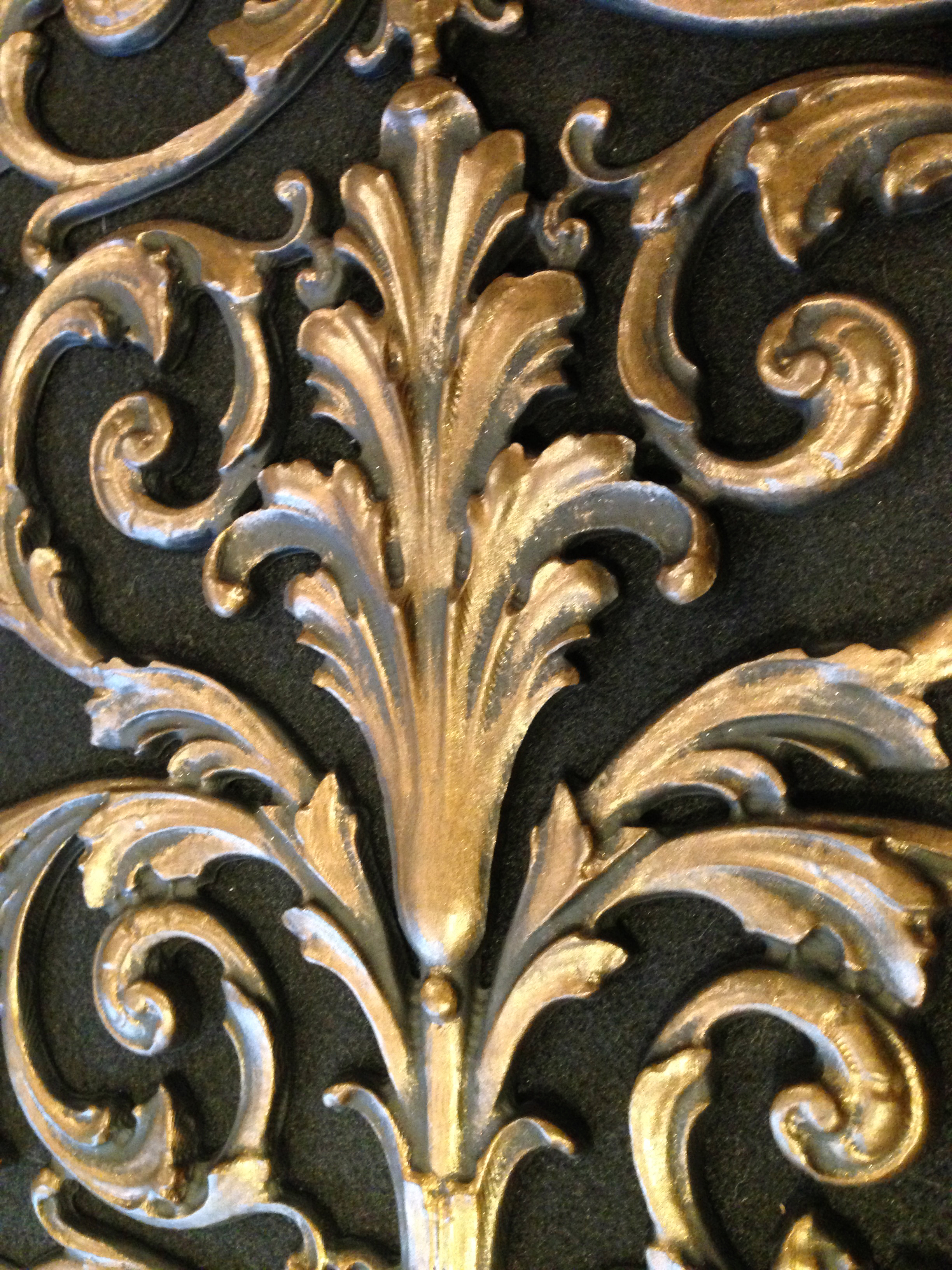 closeup of louis carving